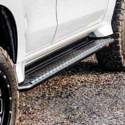 SIDE STEPS - Mitsubishi Pajero Sport QE (10/2015-11/2019) - Side Rail Compatible