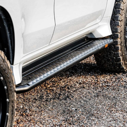 SIDE STEPS - Mitsubishi Pajero Sport QF (11/2019-2/2024) - Side Rail Compatible
