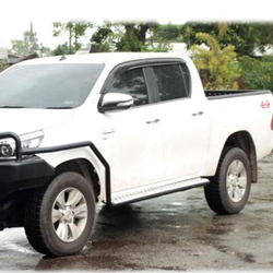 SIDE STEPS - Toyota Hilux D/Cab Ute (7/2015-7/2024) - Side Rail Compatible